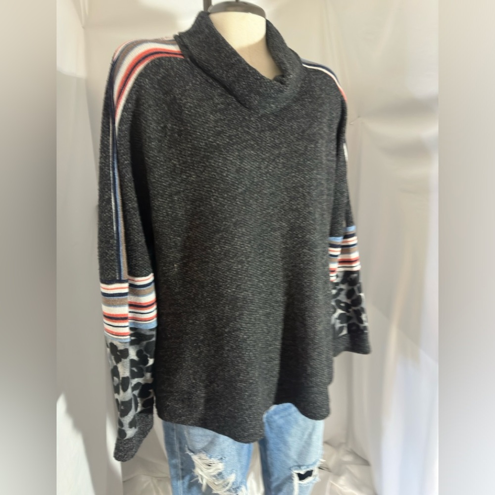 JRoberts Black Colorblock Sweater Lg Striped &Leopard Sleeve Cozy Knit